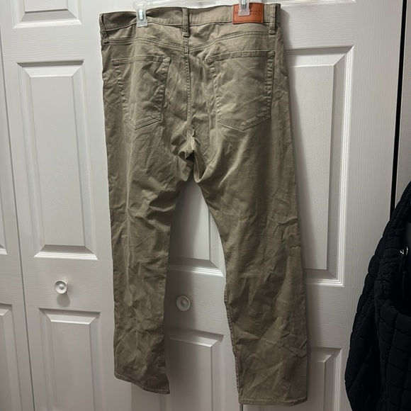 Mens Lucky Brand Khaki Pants - Picture 3 of 4